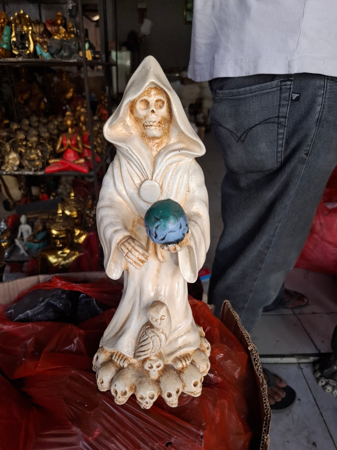 Poly Resin White Grim Reaper  13x13x50cm