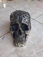 Poly Resin Celtic Skull Silver/Black 13x13x30cm