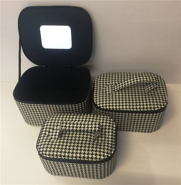 B & W CHECKED COSMETIC BAG SET 3